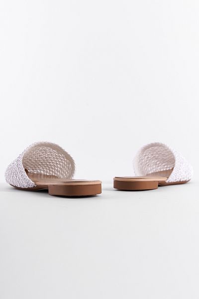 Capone Outfitters Geschlossene Damenhausschuhe aus Stroh mit spitzer Zehenpartie