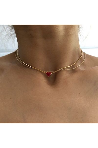 OK ROSES قلادة قلب صغيرة من الفولاذ المقاوم للصدأ باللون الأحمر