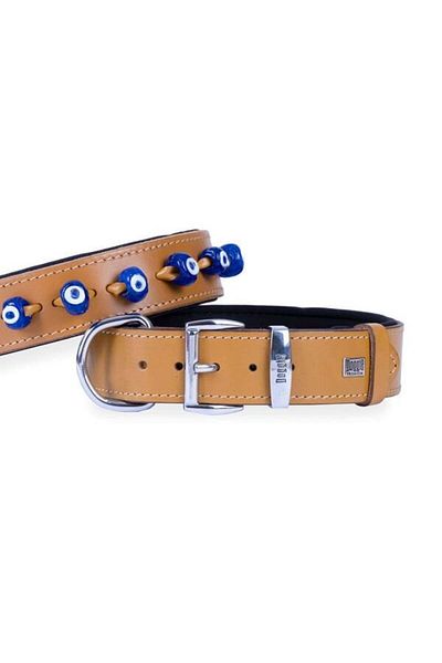 Doggie Petshopundan Comfort Leather - طوق للكلاب مطرز بالعين الشريرة، جملي متوسط، 4x52-60 سم