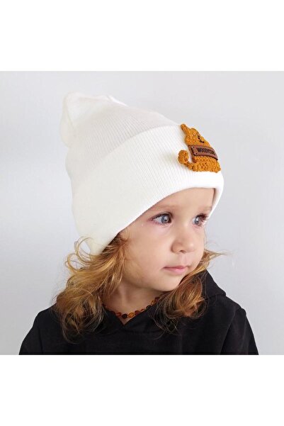 woodycord Hand Knitted Cat Figure on White Knitwear Beret