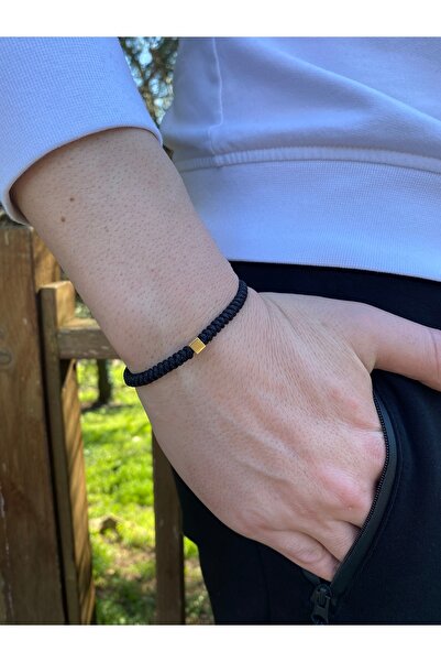 Valore Gold - Altın Küp Aksesuarlı Siyah Ip Örgü Erkek Bileklik