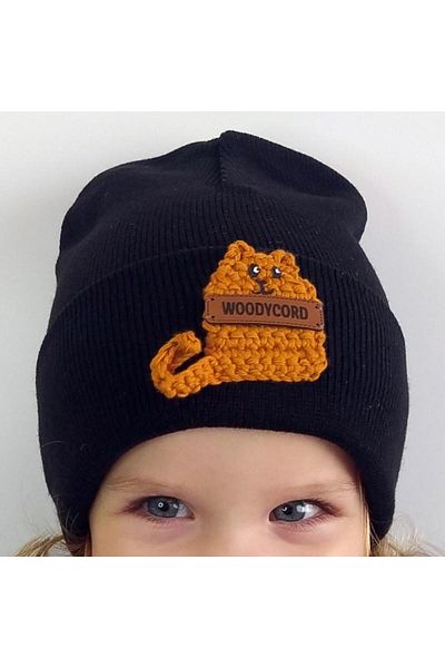 woodycord Hand Knitted Mustard Cat Figure on Black Knitwear Beret