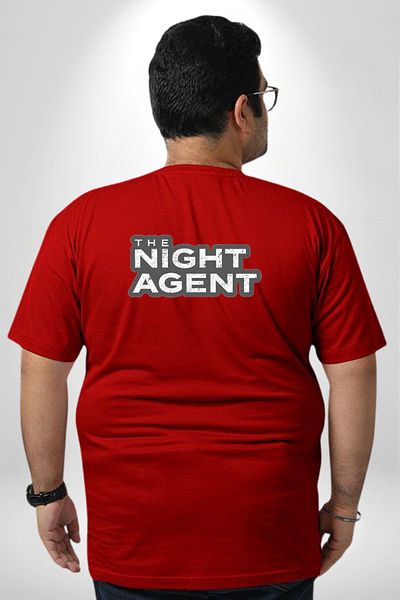 Angemiel تي شيرت أحمر كبير الحجم للجنسين من Night Agent - مطبوع من الخلف