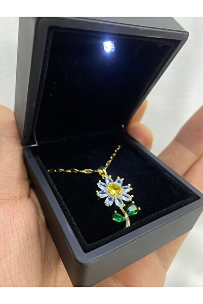 Çelik قلادة ذهبية من الفولاذ على شكل زهرة الأقحوان - مع صندوق مضاء مخصص