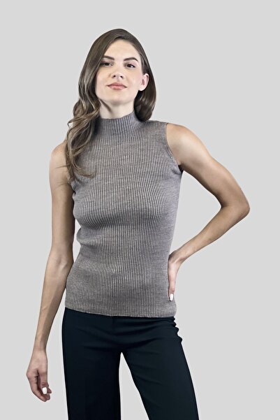 Miss Poem بلوزة نسائية ذات ياقة مدورة بدون أكمام منسوجة من فرو المنك الأساسي