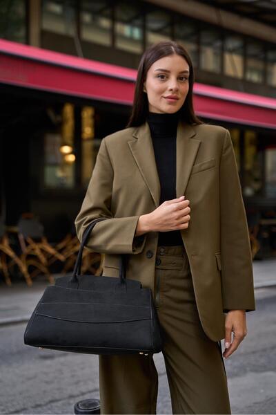 Madamra Černá semišová dámská semišová kabelka do ruky a přes rameno s detailem prošívání