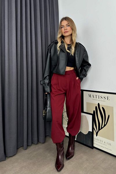 Sue Store Jachetă de piele crop cu centură neagră