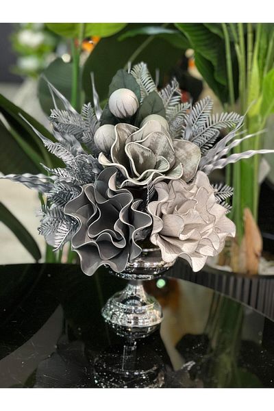 TASARIMHMODA Vasă argintie cu picioare mici cu flori artificiale nr:1