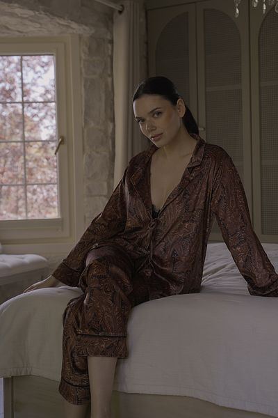 Mita Concept Women's Pjamas Set with Velvet Shal Pattern