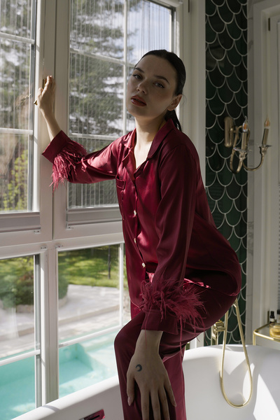 Mita Concept Claret Red Camel Bird Feathered Satin Women's Pyjamas Set