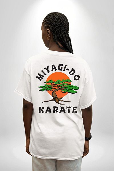 Angemiel تي شيرت Miyagi-Do Karete Kids Logo Bonzai Tree منقوش باللون الأبيض