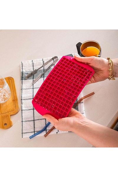 devigo Flexible Silicone Ice Box with 160 Mini Cubes Capacity - Easy to Remove Ice Mold