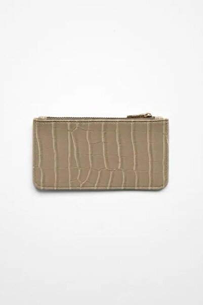 TENA Women's Beige Zippered Crocodile Card Holder