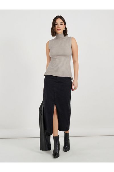 Styli Fitted Regular Length Sleeveless Turtle Neck Sweater