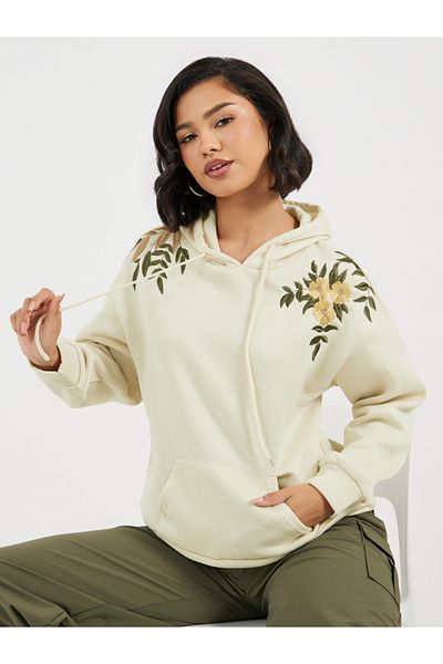 Styli Embroidered Detail Sweatshirt