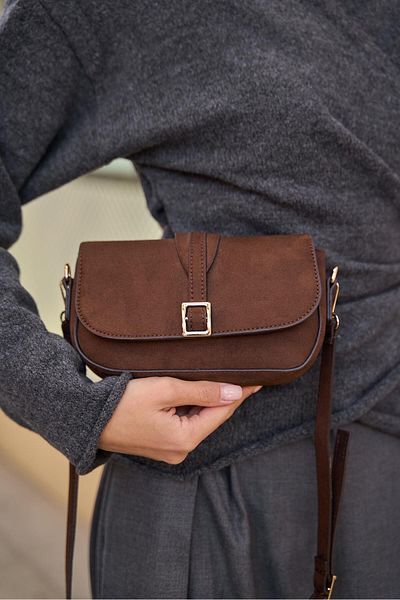 Madamra Hnědá semišová dámská kabelka Alina s přezkou Crossbody -
