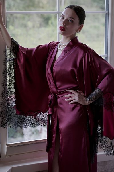Mita Concept KIMONO ROȘU SATINAT CU MÂNERĂ PĂTRATĂ