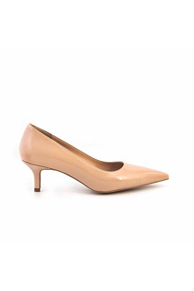 KEMAL TANCA Kadın Rugan Deri Bej Parlak Topuklu Ayakkabı
