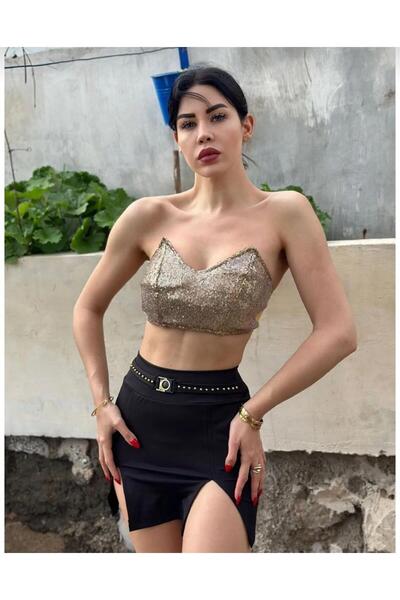 Miss Бюстие, украсено с пайети.