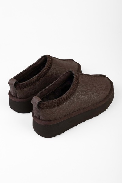 Shoeberry Γυναικείες φλατ παντόφλες Uggps Coffee Hairy κοντά από συνθετικό δέρμα