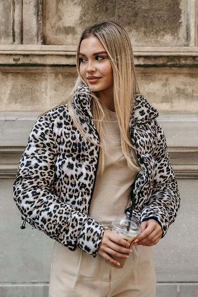 Butik PALTOANE SCURT LEOPARD