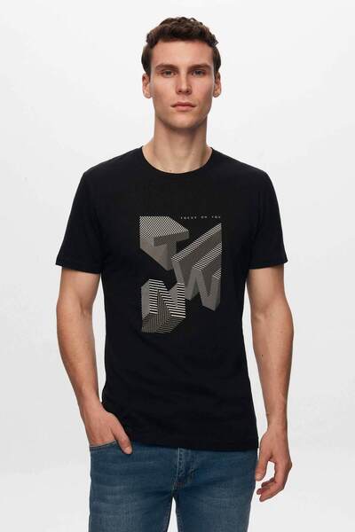 Twn Тънко прилепваща тениска с черно принт