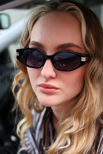 Eyesofia ميلا لاث النظارات الشمسية النسائية السوداء
