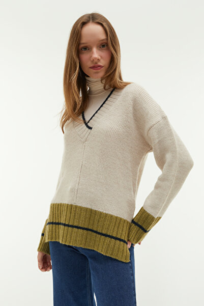 Mudo Striped Loose Fit V-Neck Sweater