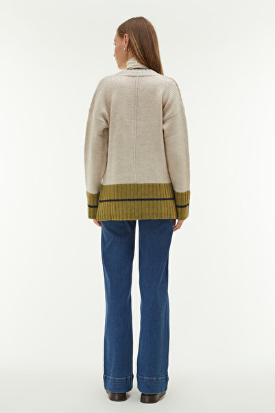 Mudo Striped Loose Fit V-Neck Sweater