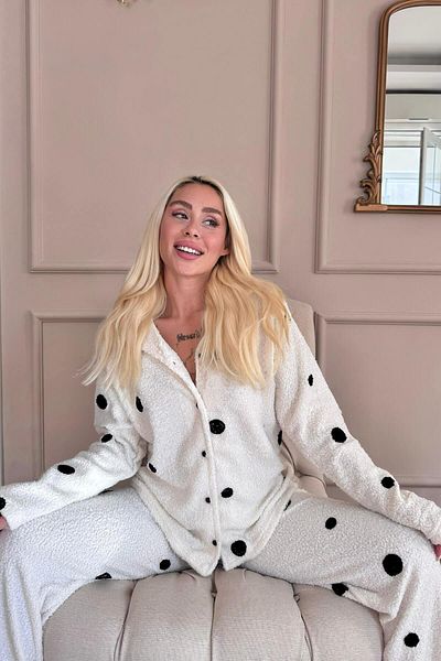 Pijamaevi Set de pijamale de damă cu nasturi în față cu model de puncte albe