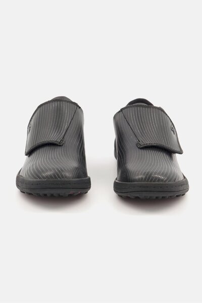 CLARKS Kids Boy Velcro Closure Casual Shoes, Black