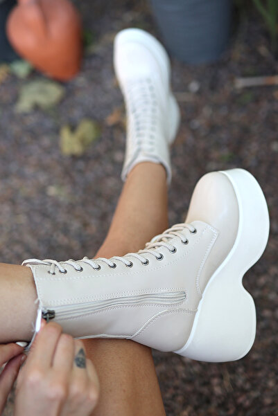 Lizzu Kadın Dolgu Topuk Bağcıklı Bot Zina Bej