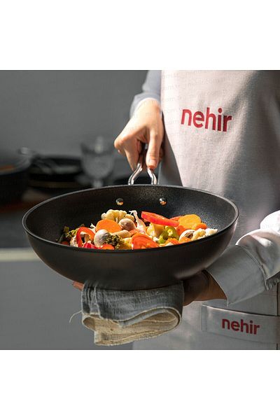Nehir Titanium Black 28 cm Wok Pan
