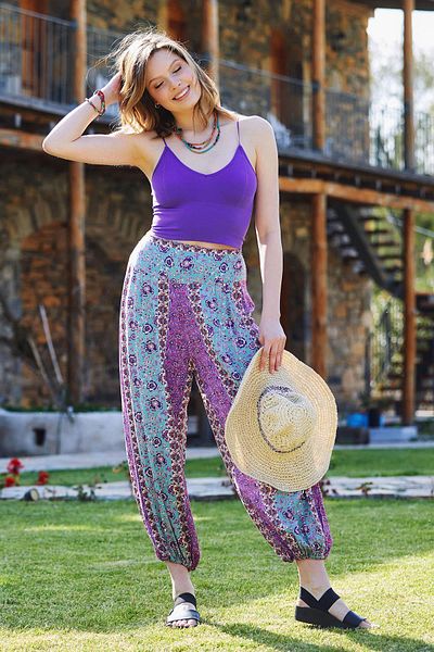 Los banditos Flowy Elastic Waist Floral Women's Baggy Trousers