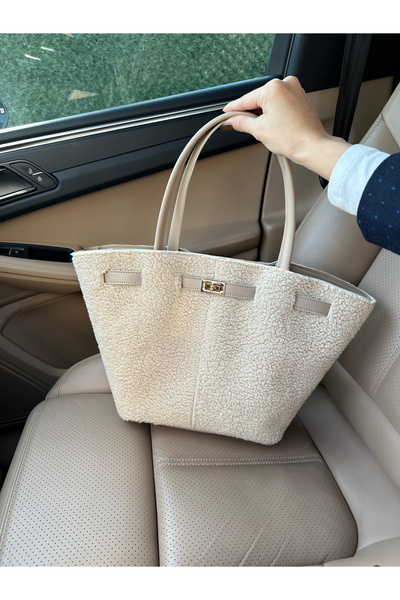 NOTHING Women's Vison Plush Magnet Closure Lock Detailed Hand and Shoulder Bag