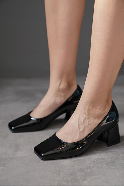 Lizzu Livo جلد أسود لامع - حذاء نسائي بكعب منخفض