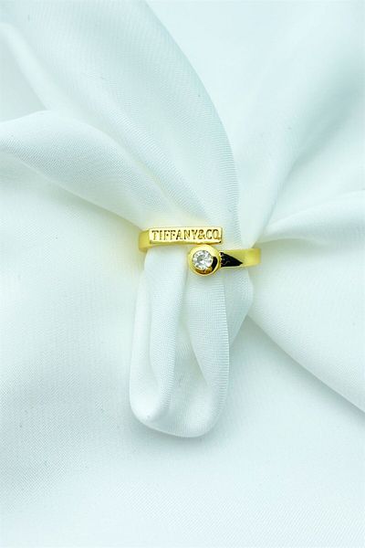 Sose Moda Jewelled Design Gold Ring