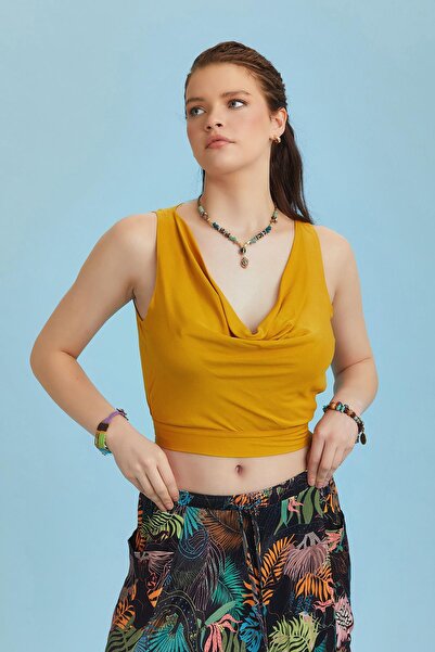 Los banditos Elastic Sleeveless Degaje Collar Yellow Stylish Crop Blouse