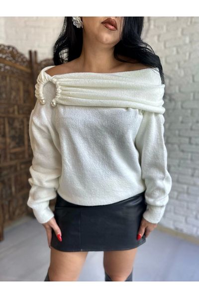 moneta boutique Madonna Collar Buckle Detailed Knitwear Sweater