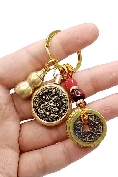 Dünyadan Hediyeler Feng Shui Metal Keychain Triple Figure - No.2