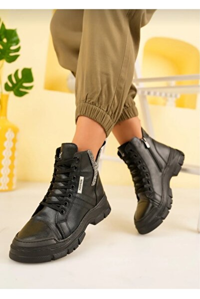 Özkan Ayakkabı SİYAH 'Y' TAŞ DETAYLI BAĞCIKLI TERMO TABAN  BOT