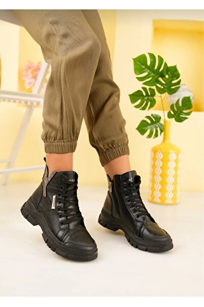 Özkan Ayakkabı SİYAH 'Y' TAŞ DETAYLI BAĞCIKLI TERMO TABAN  BOT