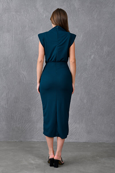 ZISHAN Metal Broş Detaylı Bel Drapeli Vatkalı Anvelop Kesim Kadın Elbise 409