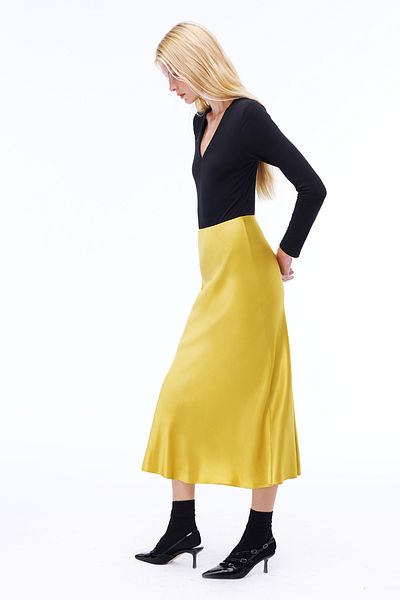 Perspective Rochie de culoare verde ulei Wonder