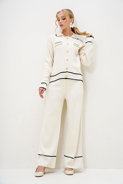 Trend Alaçatı Stili Women's Ecru Polo Collar Gold Button Detailed Knitwear Cardigan and Trousers Set Alc-X13046