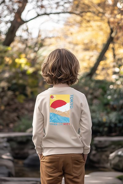TRENDYOLKIDS Beigefarbenes, mit Rücken bedrucktes Strick-T-Shirt für Jungen TKDAW25TS00034