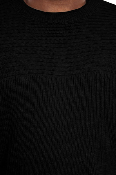 Trendyol Collection Plus Size Black Textured Knitwear Sweater - Oversize Crew Neck Tmnaw25An00010