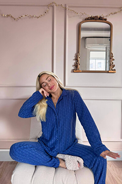 Pijamaevi White Dotted Desenli Önden Düğmeli Peluş Polar Pijama Takımı