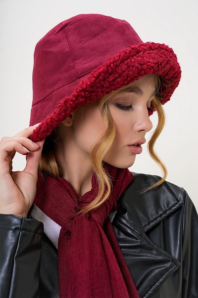 Trend Alaçatı Stili Damen-Bucket-Mütze aus Wildleder in Burgunderrot mit Perlenstickerei und Plüsch-Außenseite ALC-X13256