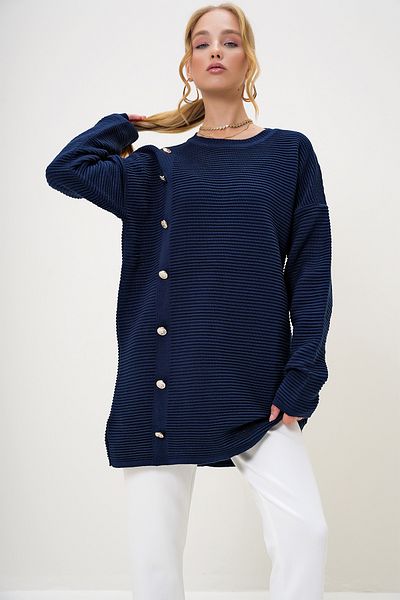 Trend Alaçatı Stili Dámska námornícka modrá Crew Crew Gold Button Detailed Pletený sveter Alc-X12988
